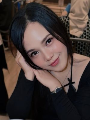 Anastasia, 28