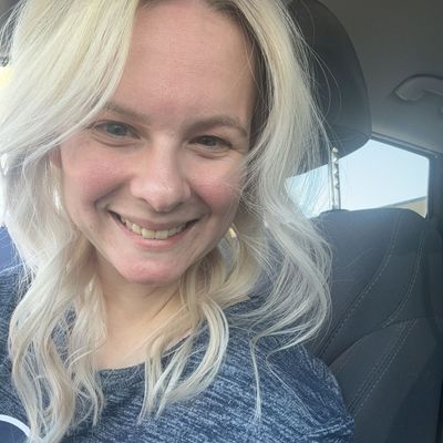 Amy, 32