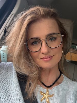 Dorota, 49