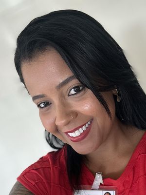 Gislaine, 33
