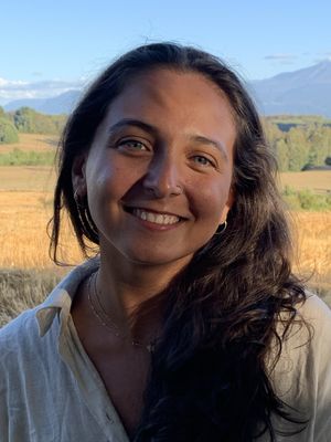 Pati, 26
