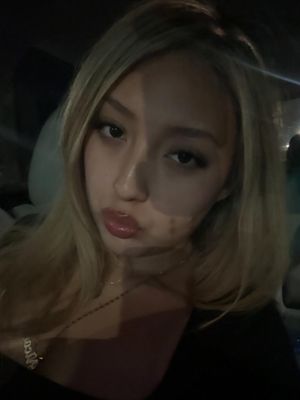 Nicole, 21