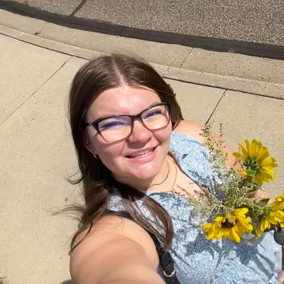 Amelia, 22