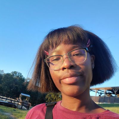 Cynthia, 24