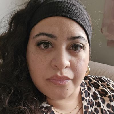 Marlene, 44