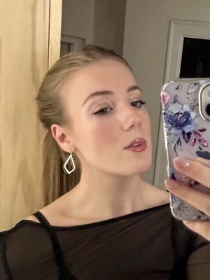 Jocelynn, 22