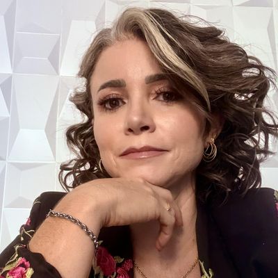 Fernanda, 41