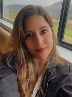 Stephanie, 31