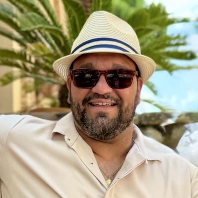 Alex, 38