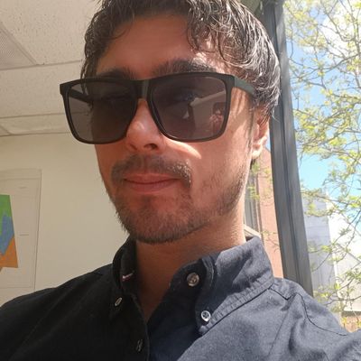Zach, 34
