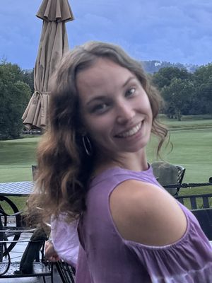 Gabriella, 22