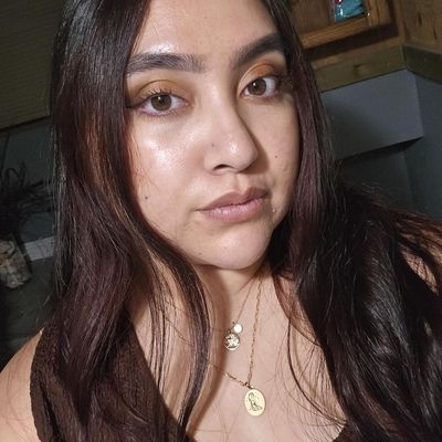 Gaby, 27