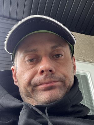 Daniel, 40