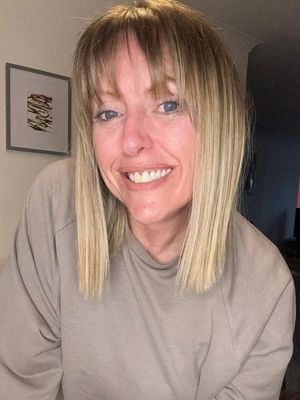 Elizabeth, 44