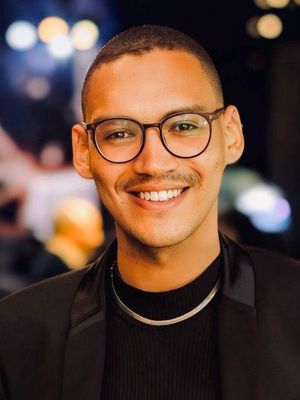 Rafael, 25