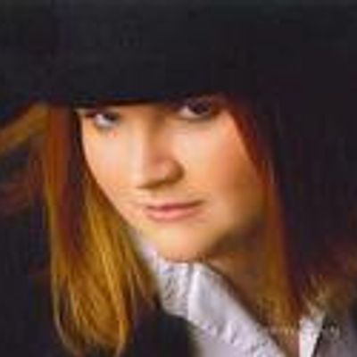 Clara, 43