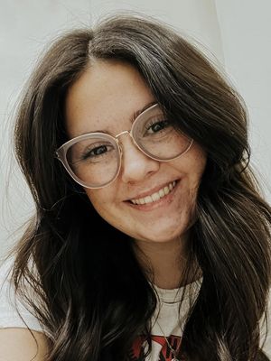 Felicity, 22
