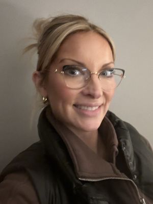 Emily, 40