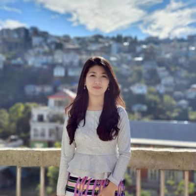 Maryna, 32