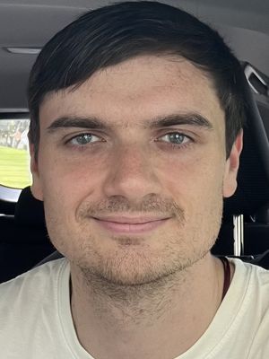 Tom, 28