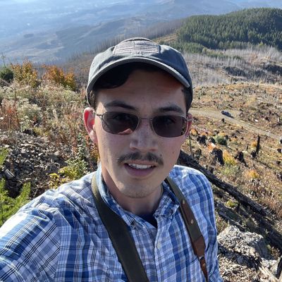 Thomas, 29