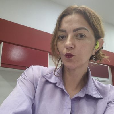 Sandra, 35