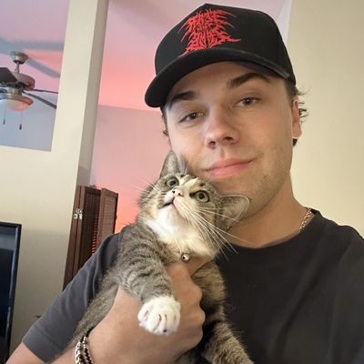 William, 25