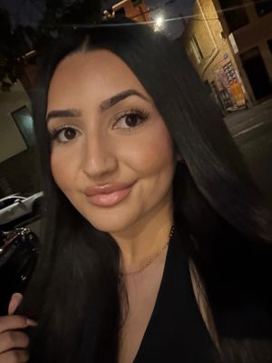 Veronica, 22