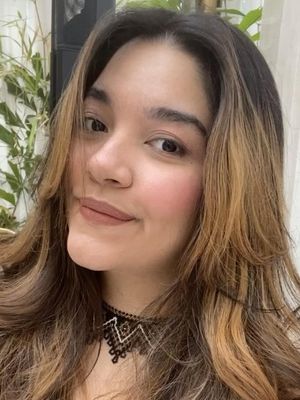 Maria, 24
