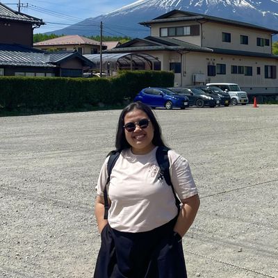 Ivana, 24