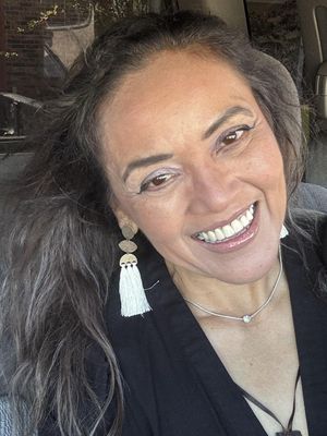 Claudia, 54
