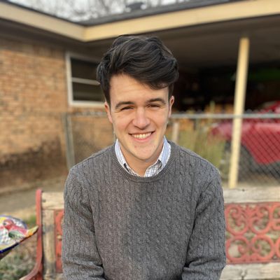 Ian, 22