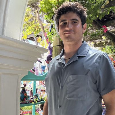 Lorenzo, 23
