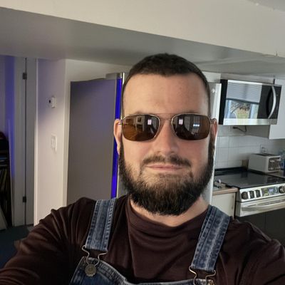 Zachary, 32