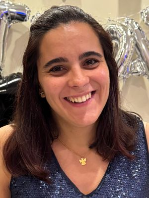 Ana, 33