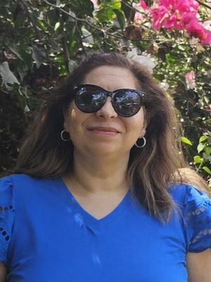 Sara, 53