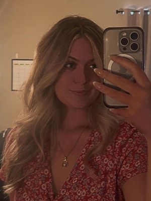 Molly, 24