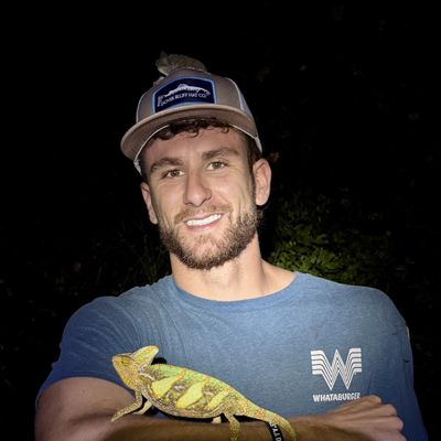Ian, 25