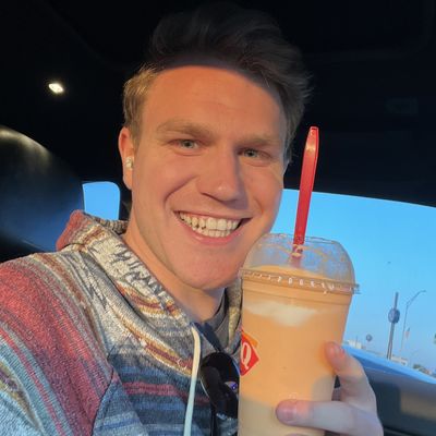 Stephen, 25