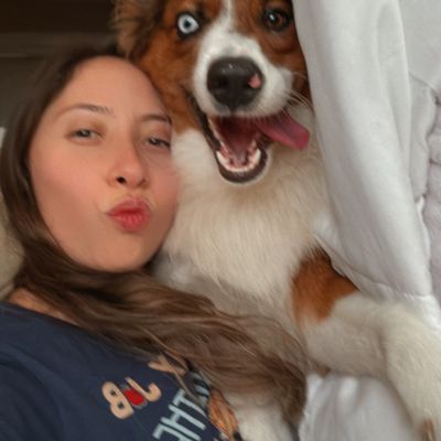 Rosa, 28