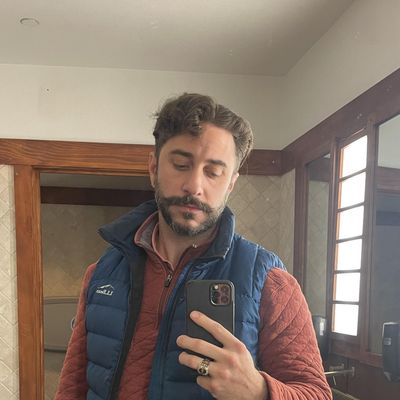 Nicholas, 33