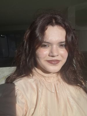 Ayla, 18