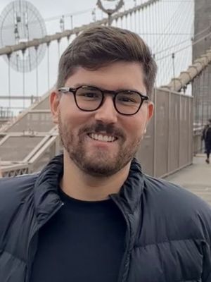 Hugo, 28