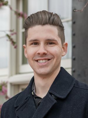 Justin, 27