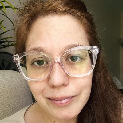 Dominique, 36