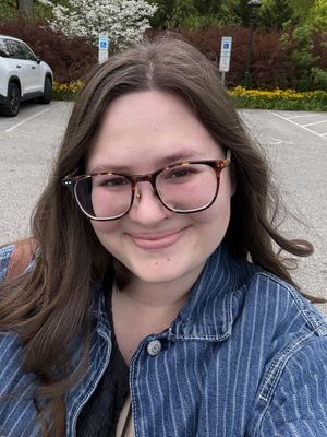 Emma, 26