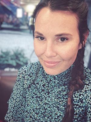 Beth, 44