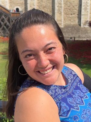 Maria, 24