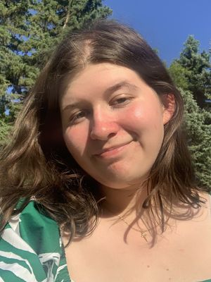 Emma, 24