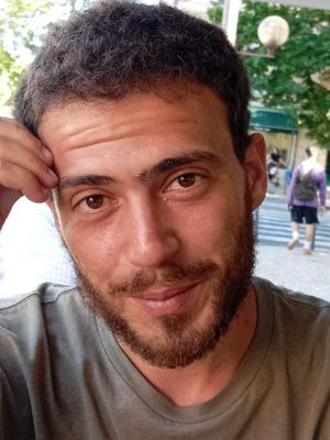 Antonio, 27